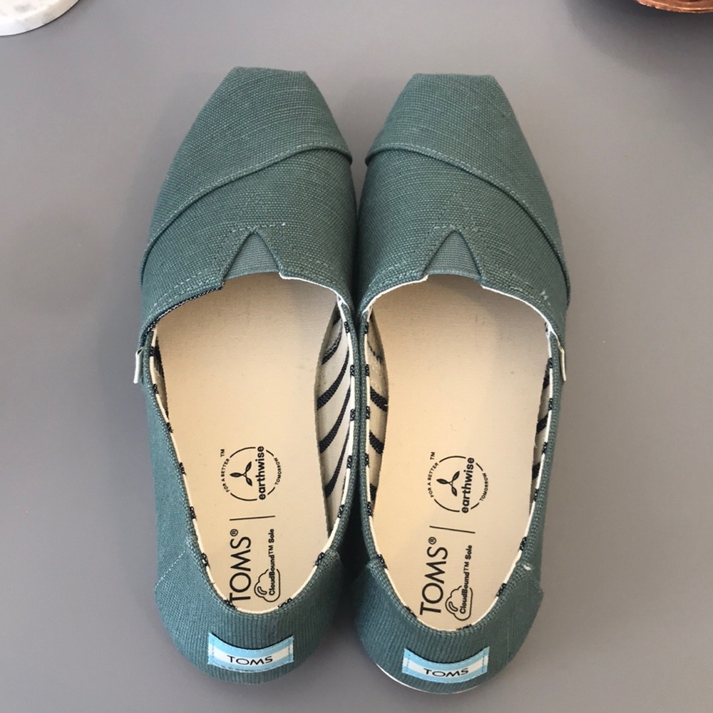 Worn once Toms loafers